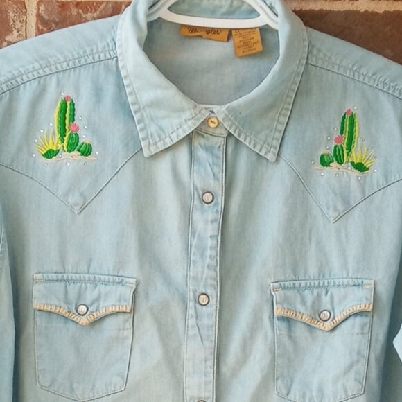 Vintage Wrangler Cactus Embroidered front and back pearl snap denim shirt XL - Picture 2 of 10